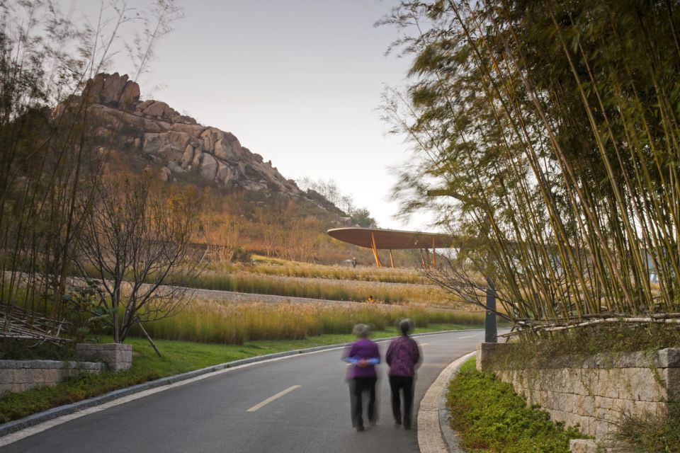 Visitor Center © Nic Lehoux Photography