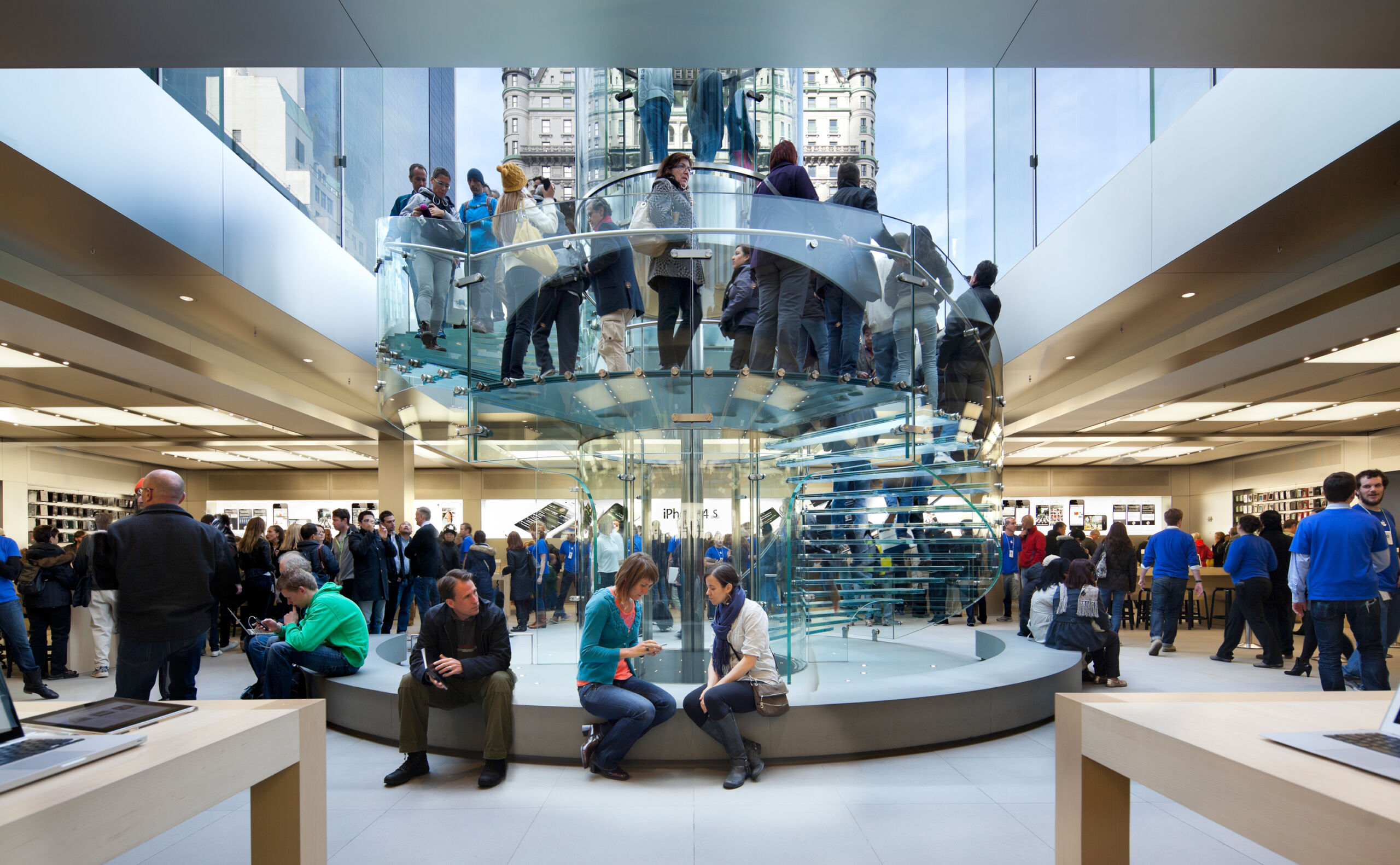 Apple retail store in Chicago full of glass and places to mingle