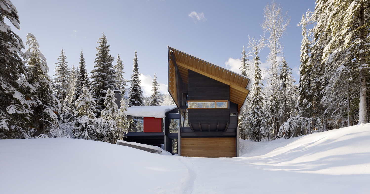 Kicking Horse Residence