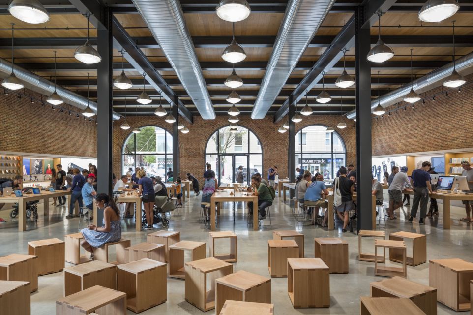 Apple Store Williamsburg © Peter Aaron