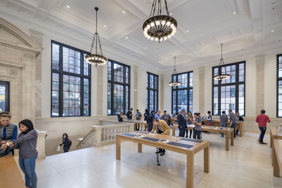 Apple Store Upper East Side © Peter Aaron