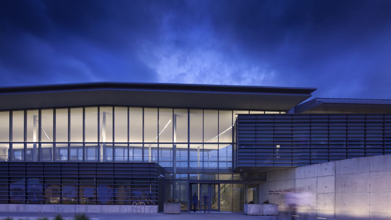 Peace Arch U.S. Port of Entry Bohlin Cywinski Jackson