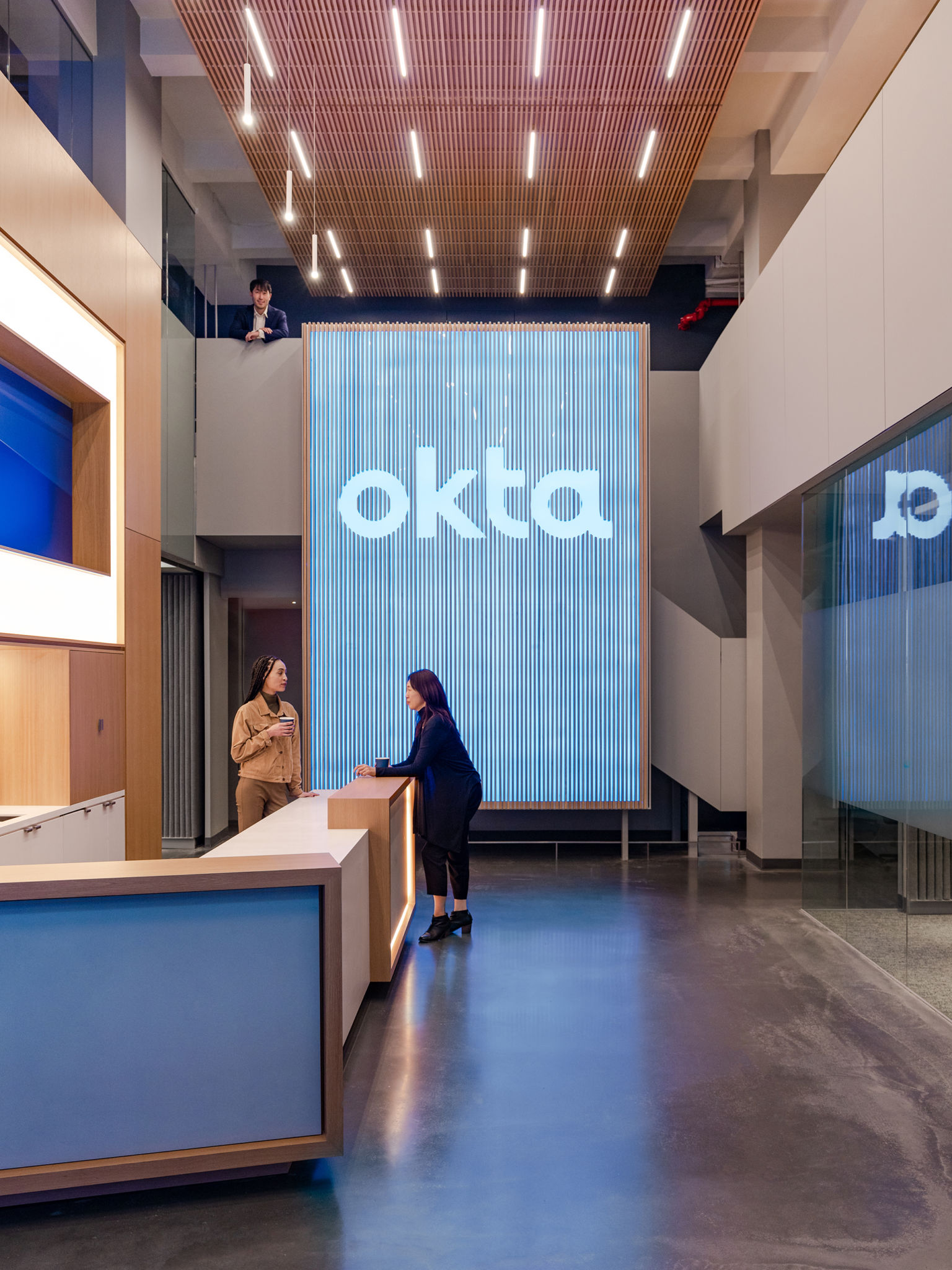 okta のブランドの壁と受付