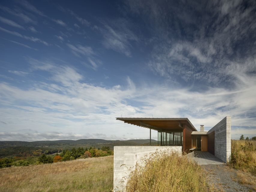 An image of Gallatin Residence entry.