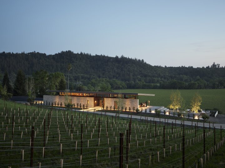 Auteur winery exterior.
